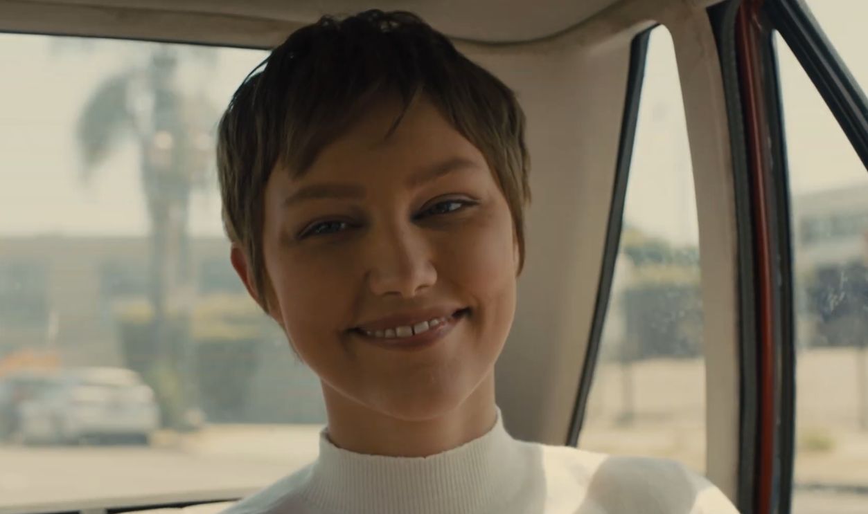 Screenshot from Hollywood Stargirl (2022)