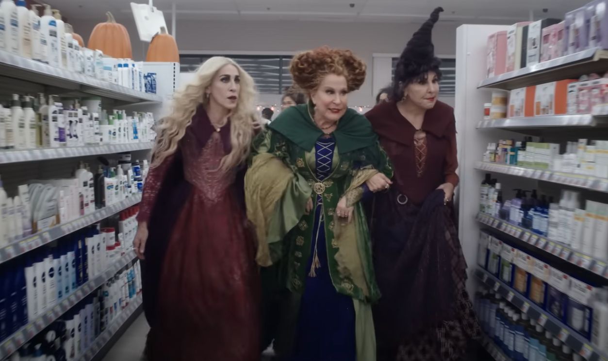 Screenshot from Hocus Pocus 2 (2022)