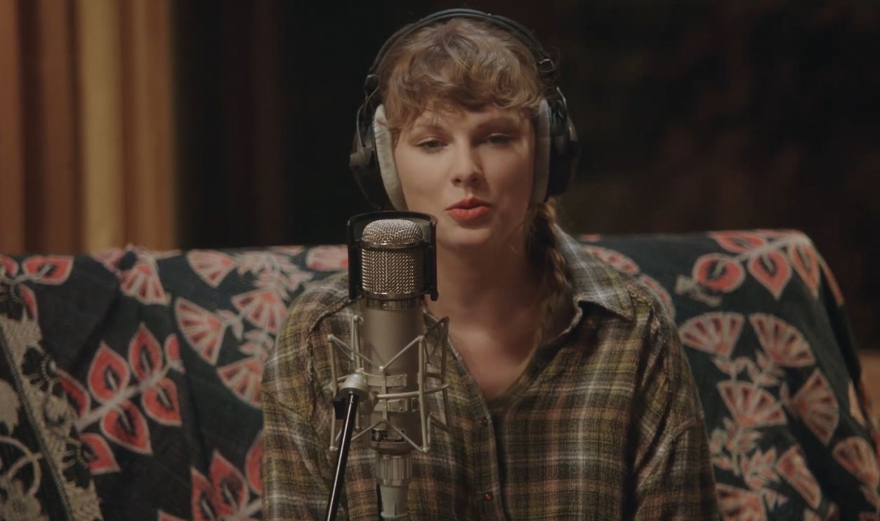 Screenshot from Folklore: The Long Pond Studio Sessions (2020)