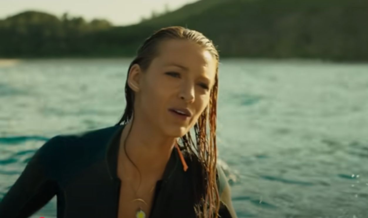 Screenshot from The Shallows (2016)