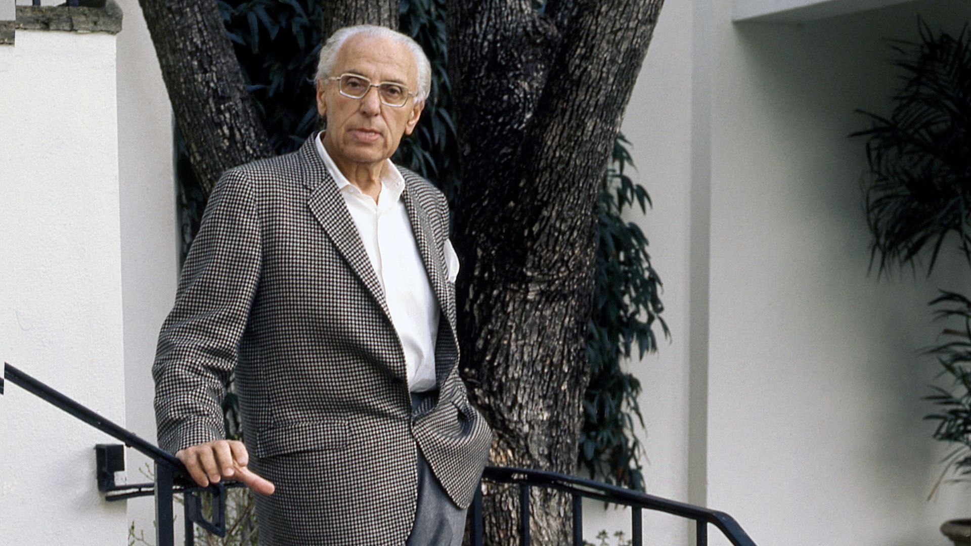 File:George Cukor 6 Allan Warren.jpg