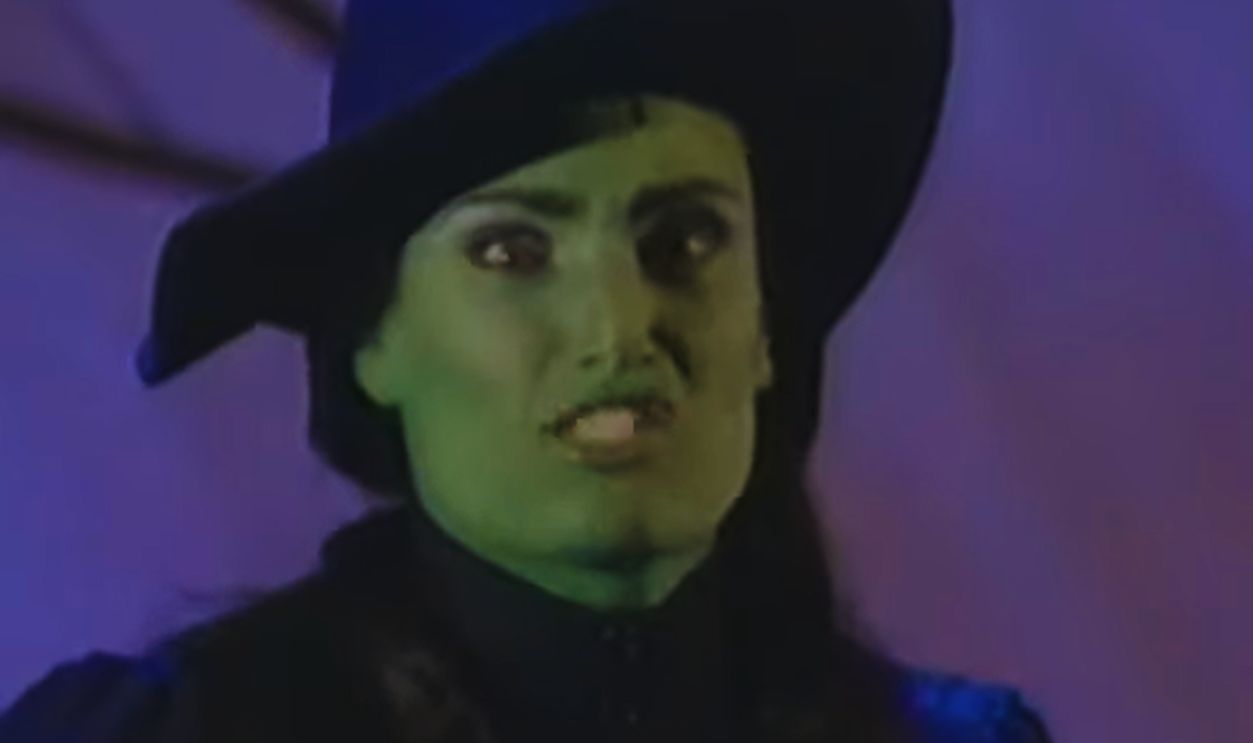 Screenshot from Wicked (2003)