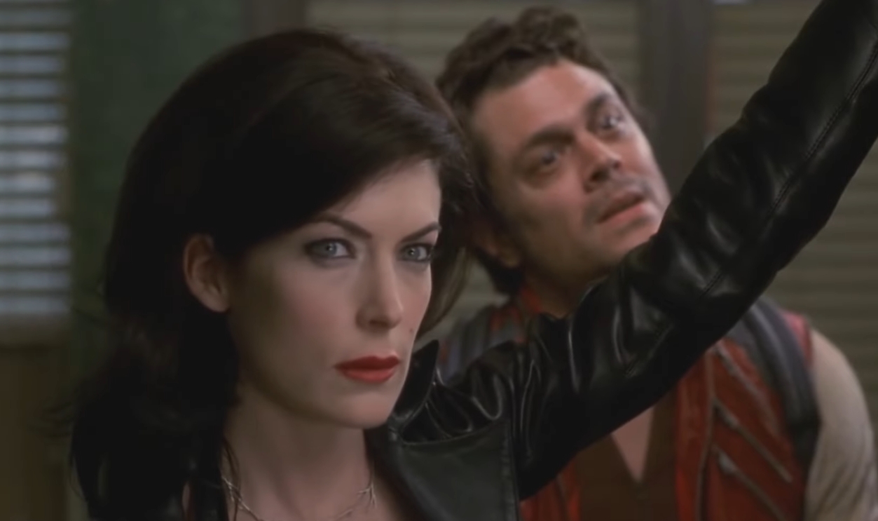 Screenshot from Men in Black II (2002)