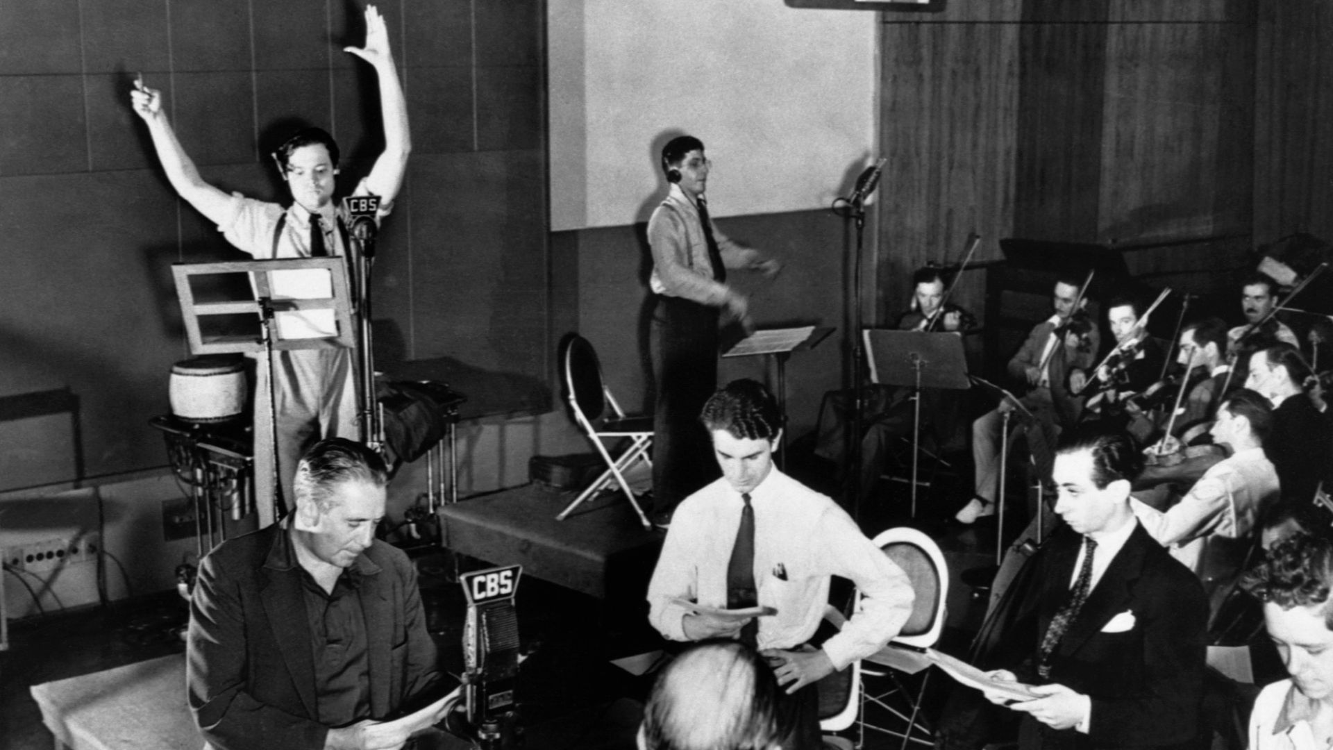 File:Mercury-Theatre-Radio-Rehearsal-1938.jpg