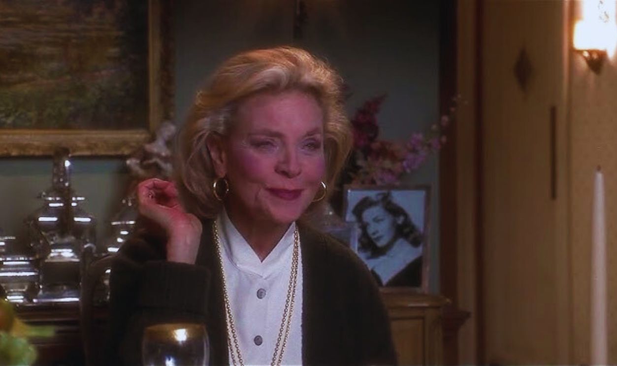 Screenshot from The Mirror Has Two Faces (1996)