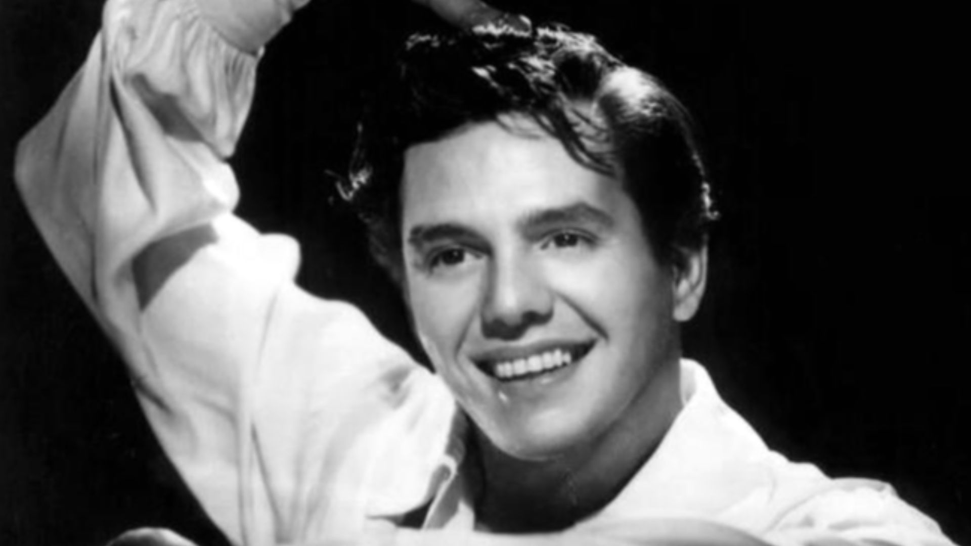 File:Desi Arnaz 1950.JPG