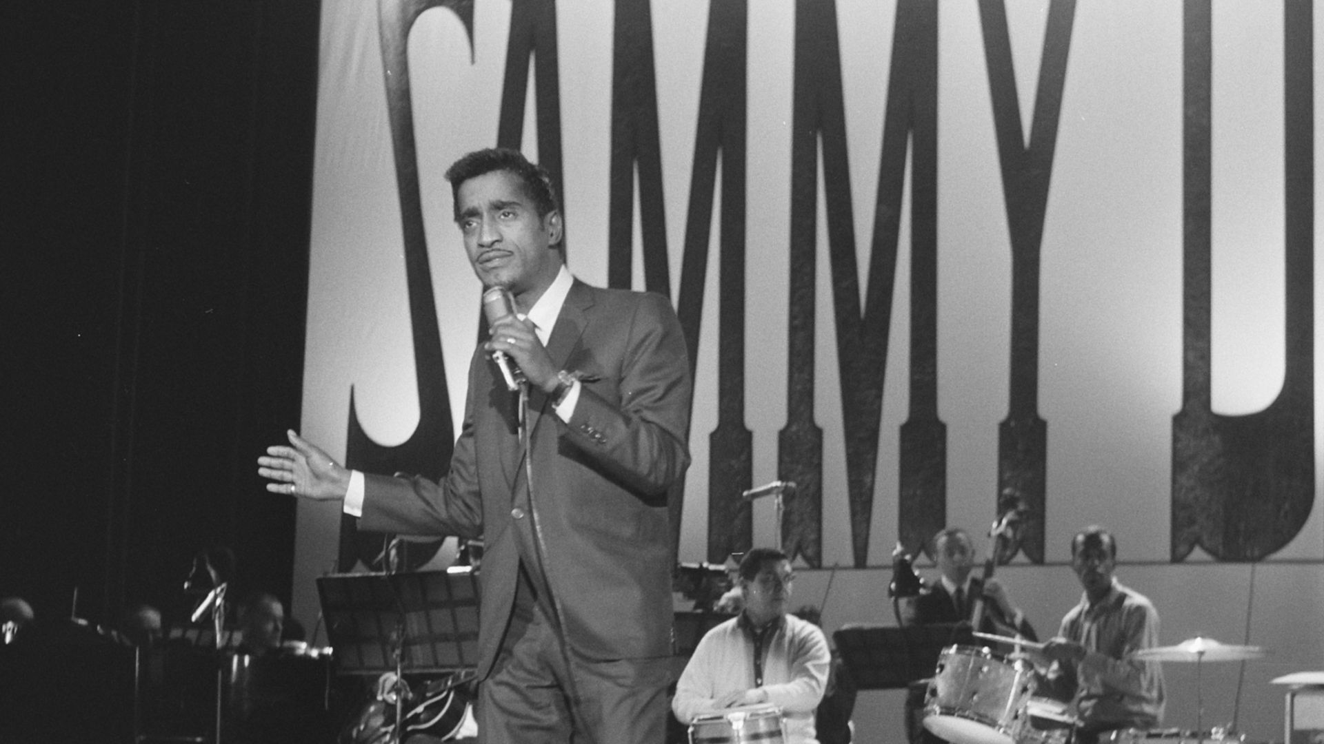 File:Sammy Davis Jr tijdens optreden in theater Carre, Bestanddeelnr 916-2043.jpg