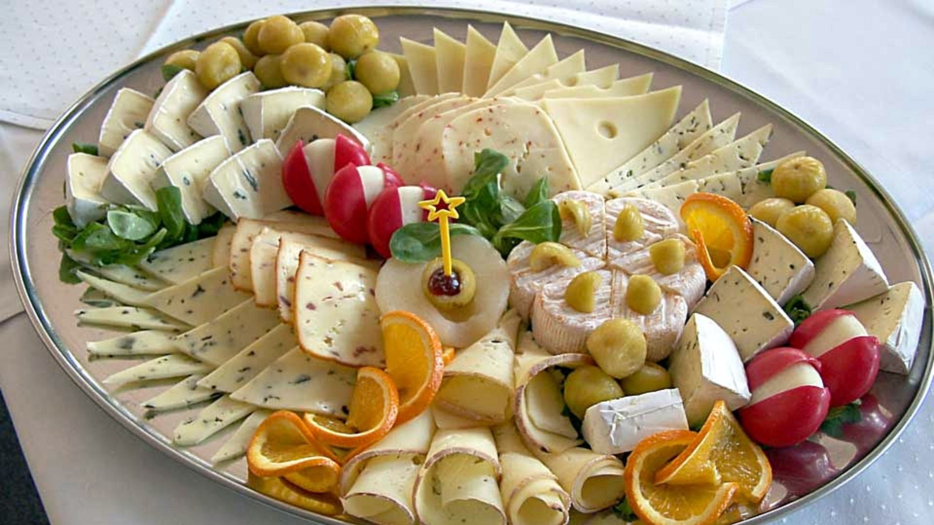 File:Cheese platter.jpg