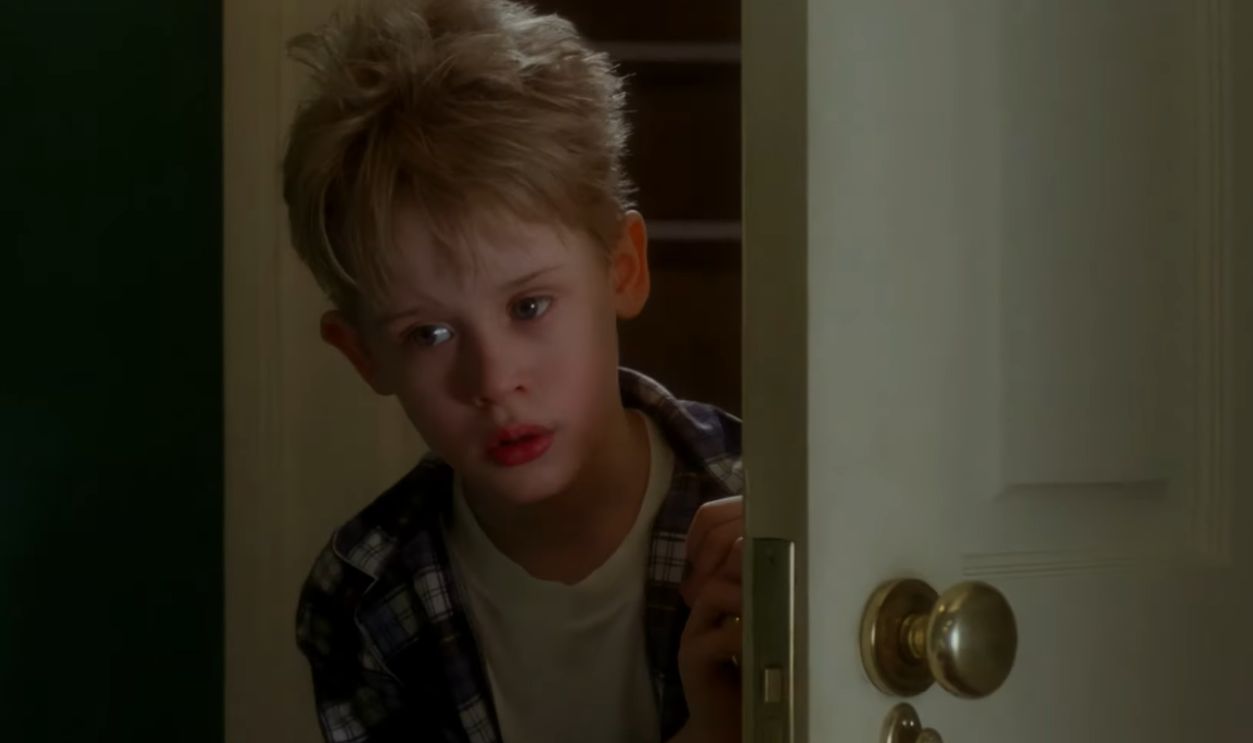 Screenshot from Home Alone (1990)  