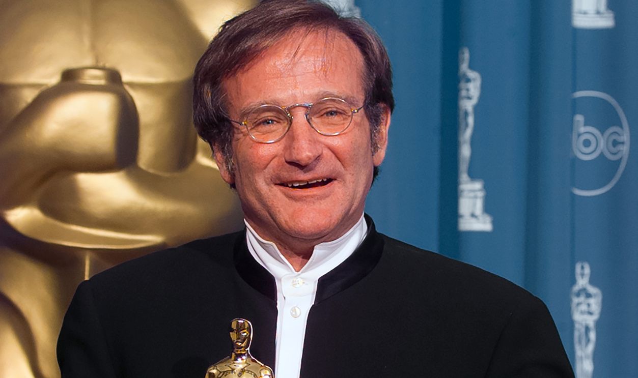 1384926790-Winner Robin Williams at Academy Awards