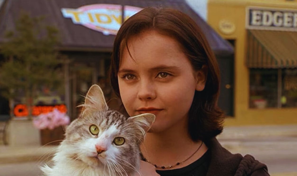 Screenshot from That Darn Cat (1997)