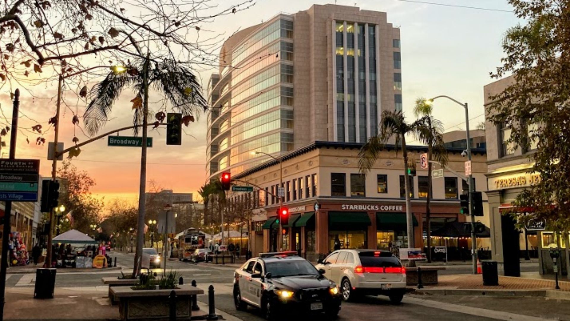 File:4th Street at Dusk -- January 7th, 2021.jpg