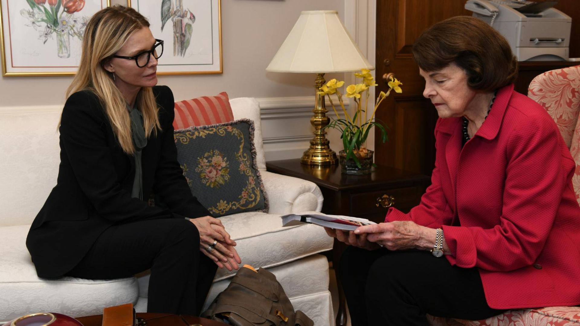 File:Michelle Pfeiffer with Dianne Feinstein.jpg