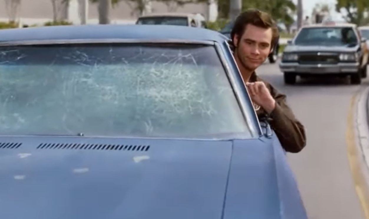 Screenshot from Ace Ventura: Pet Detective (1994)