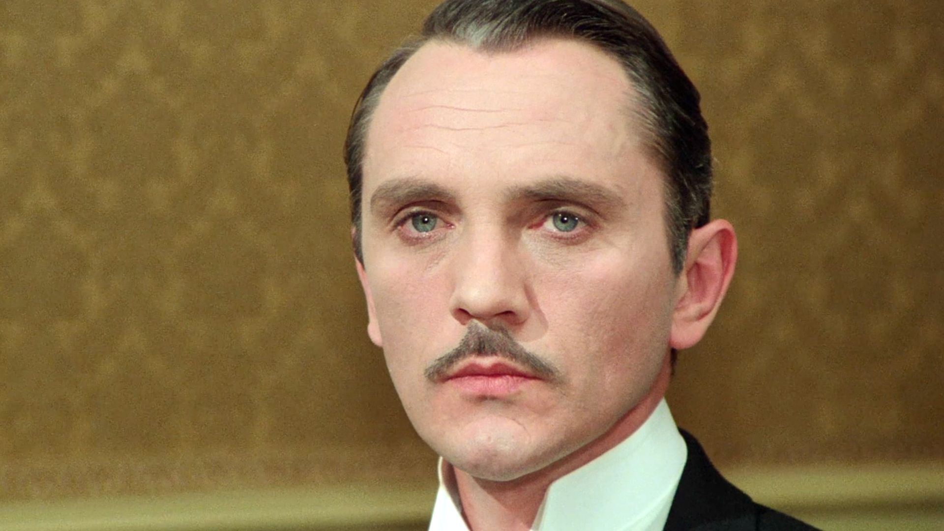 File:Divina creatura (film 1975) Terence Stamp.png