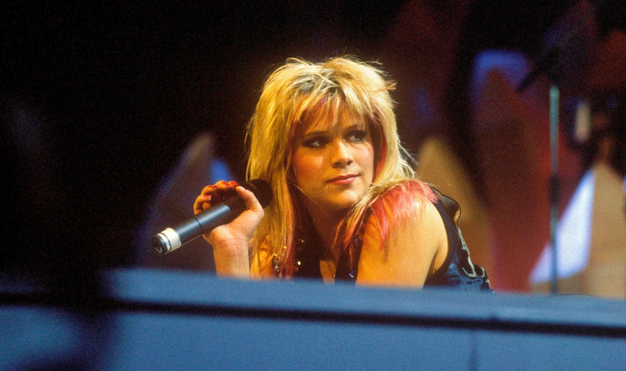 84881451 - Samantha Fox