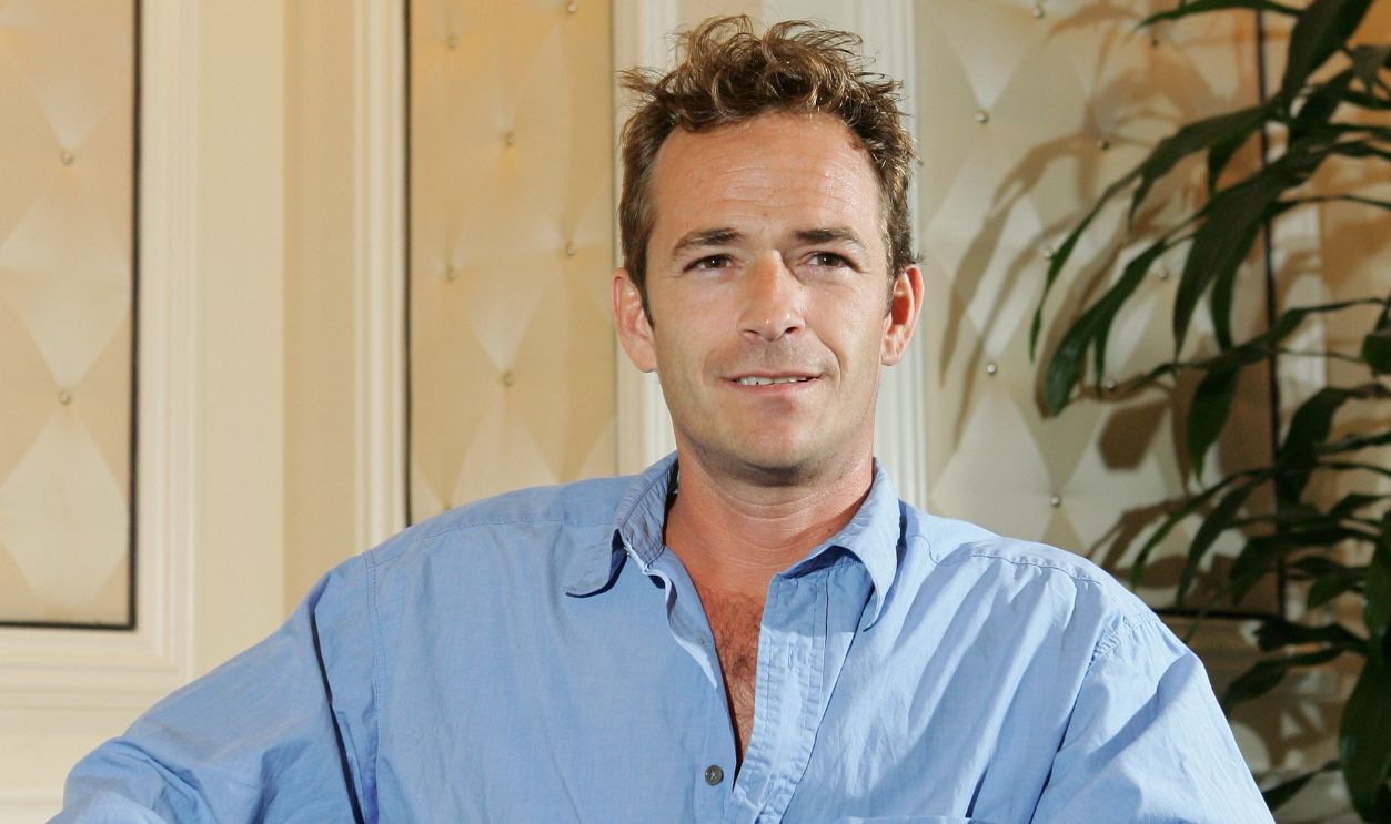 Actor Luke Perry poses at the Video Software Dealers Association's annual home video convention at the Bellagio July 26, 2005 in Las Vegas, Nevada. Perry is promoting the science-fiction film
