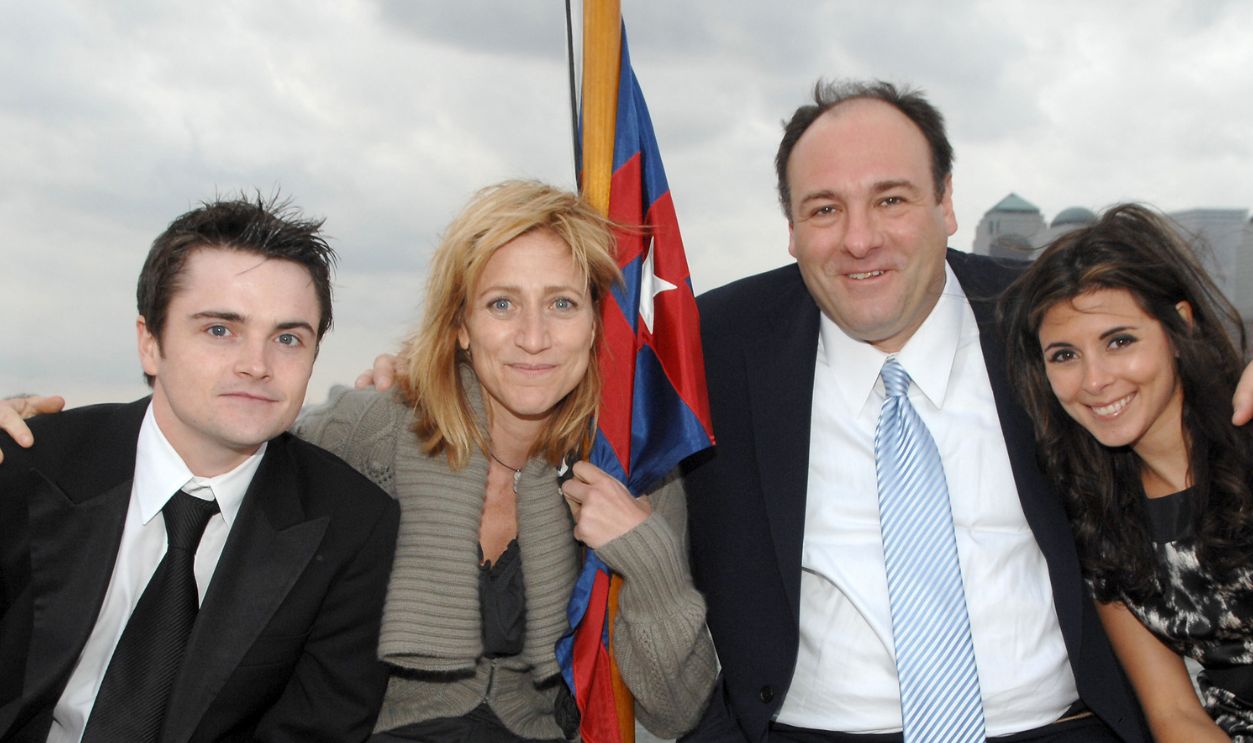 Robert Iler, Edie Falco, James Gandolfini and Jamie-Lynn Sigler 