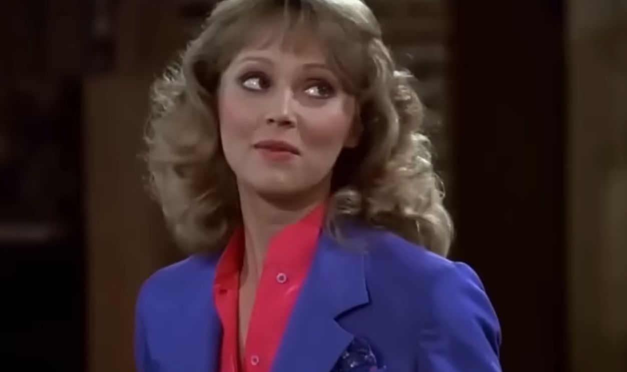 Screenshot from Cheers (1982–1993)