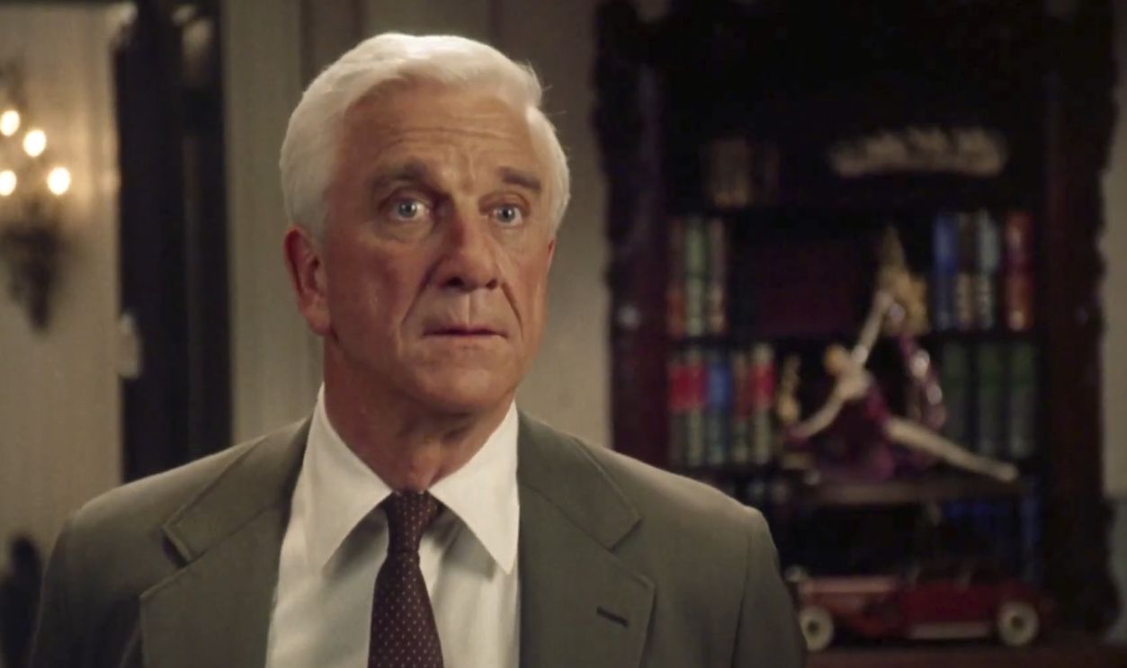 Screenshot from The Naked Gun: From the Files of Police Squad! (1988)