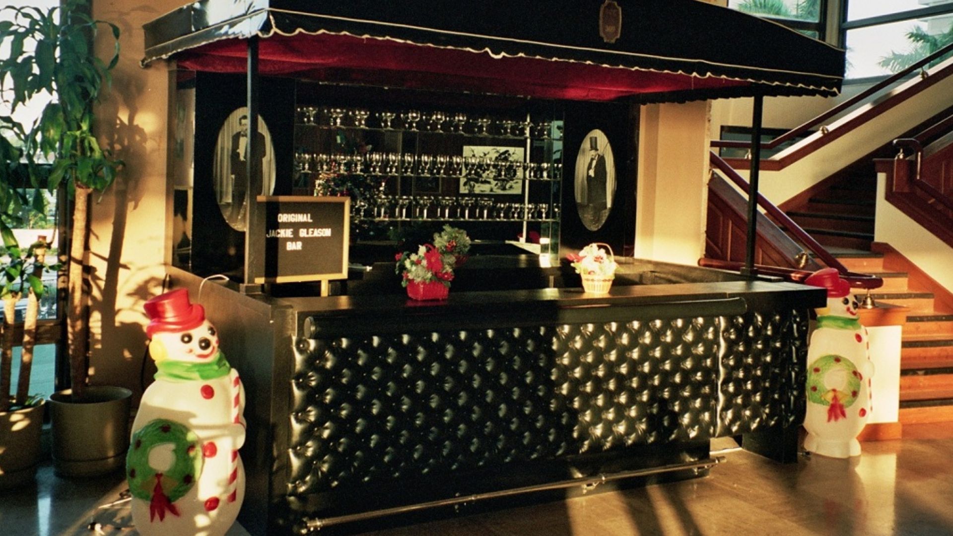 File:Jackie Gleason Joe the Bartender.jpg