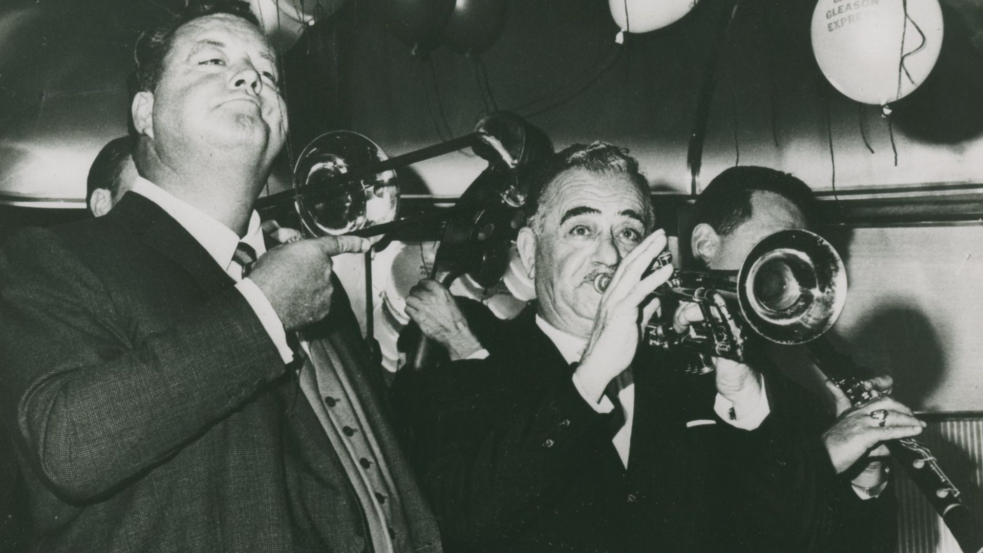 File:Jackie Gleason Phil Napo043.jpg