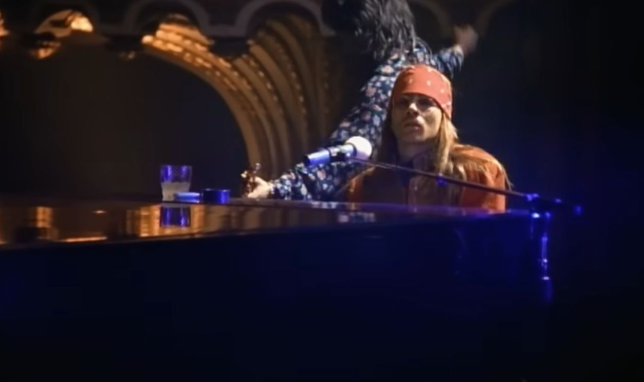 "November Rain" (Guns N’ Roses)