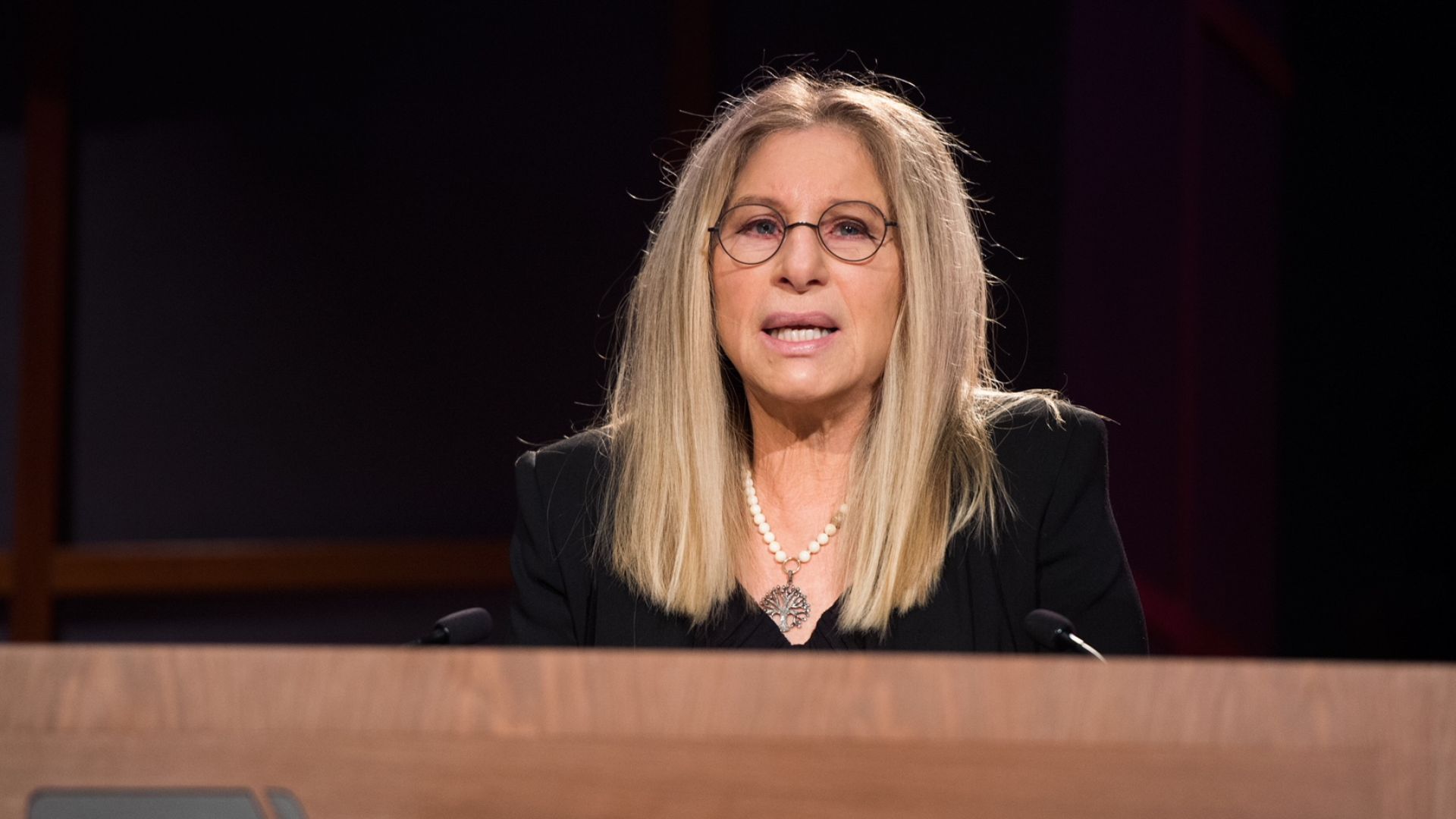 File:Barbra Streisand Gives Lecture at NIH (41776009505).jpg
