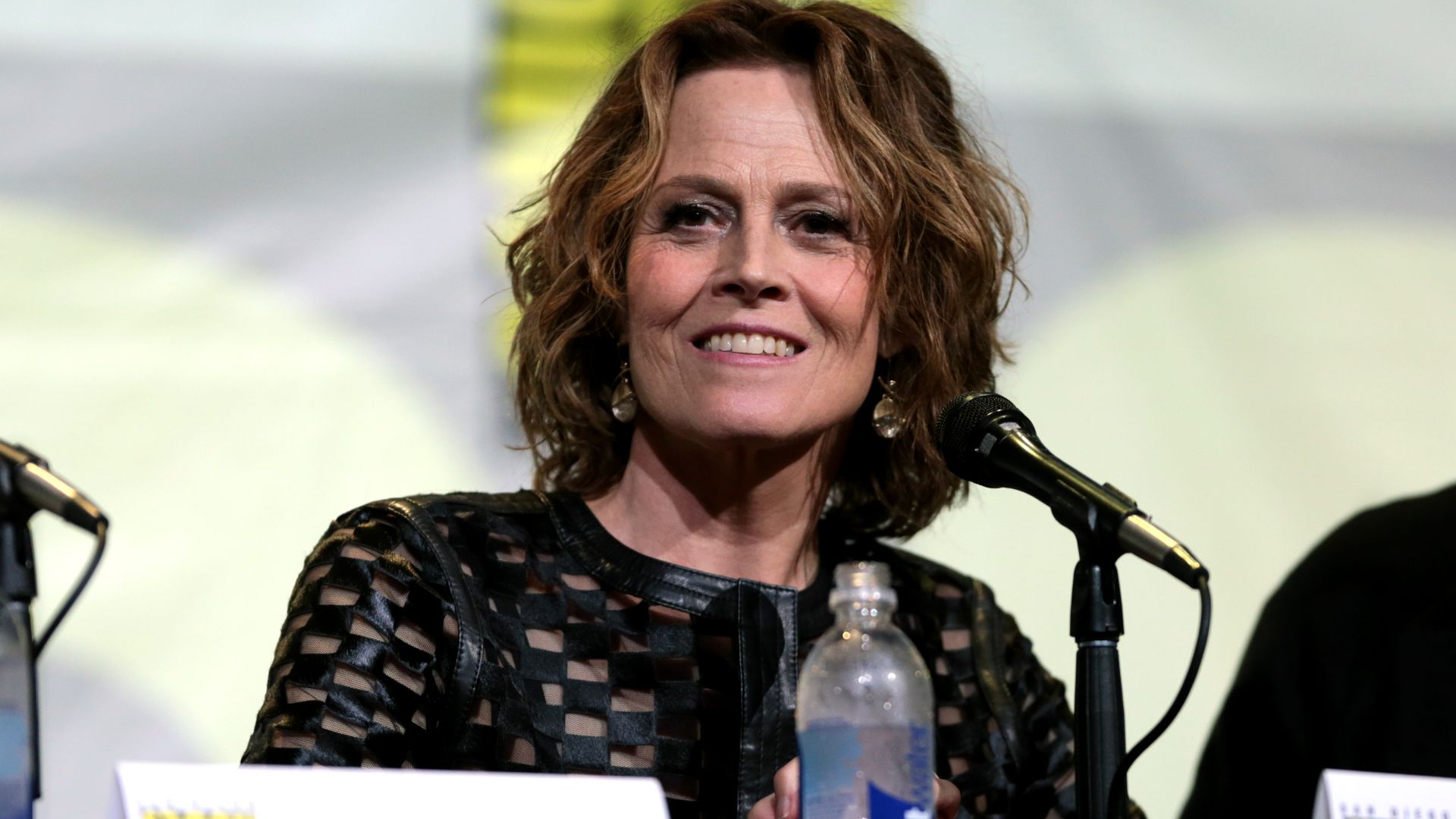 File:Sigourney Weaver (28620658145).jpg