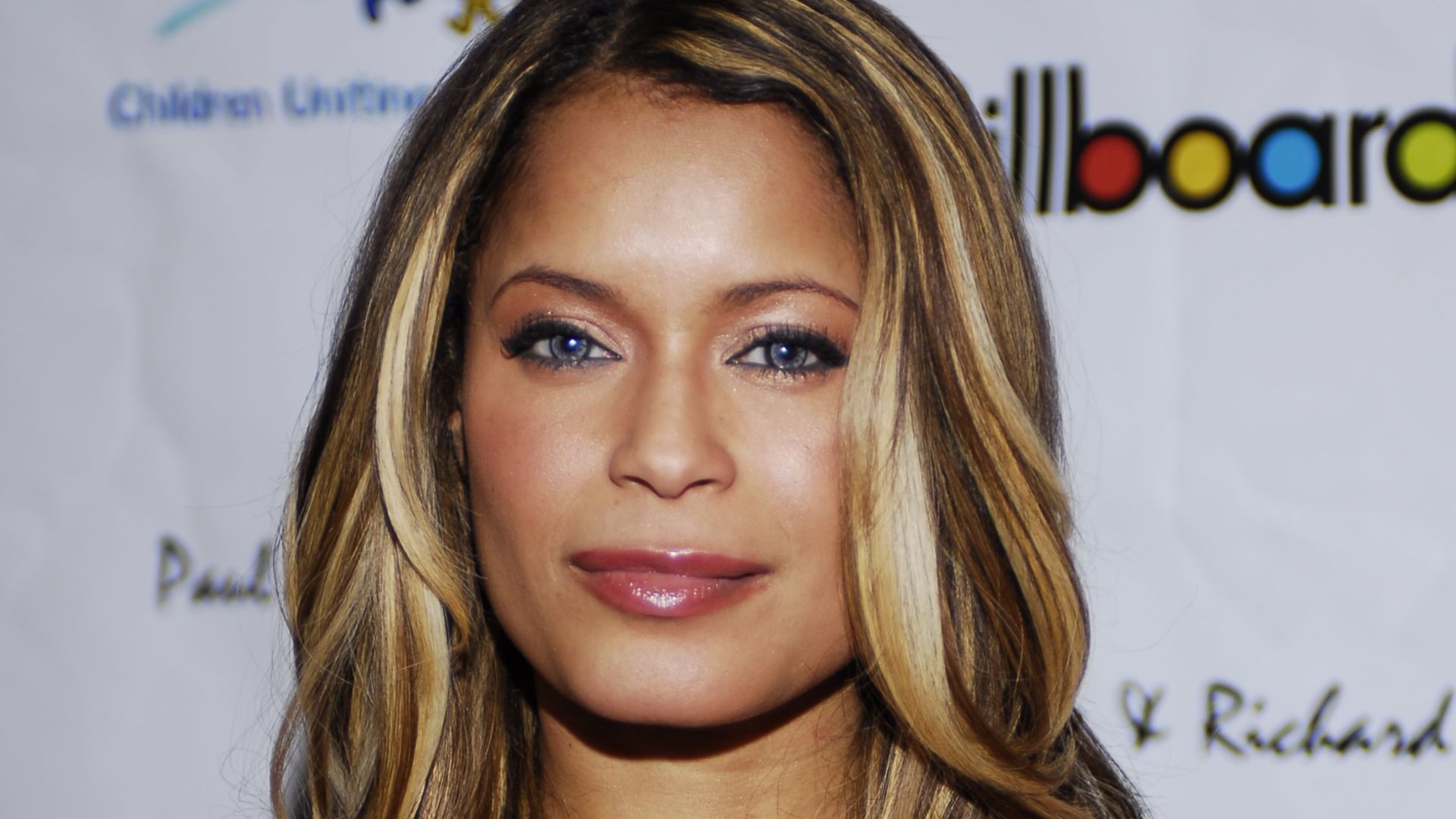 File:Academy Awards afterparty CUN Blu Cantrell.jpg