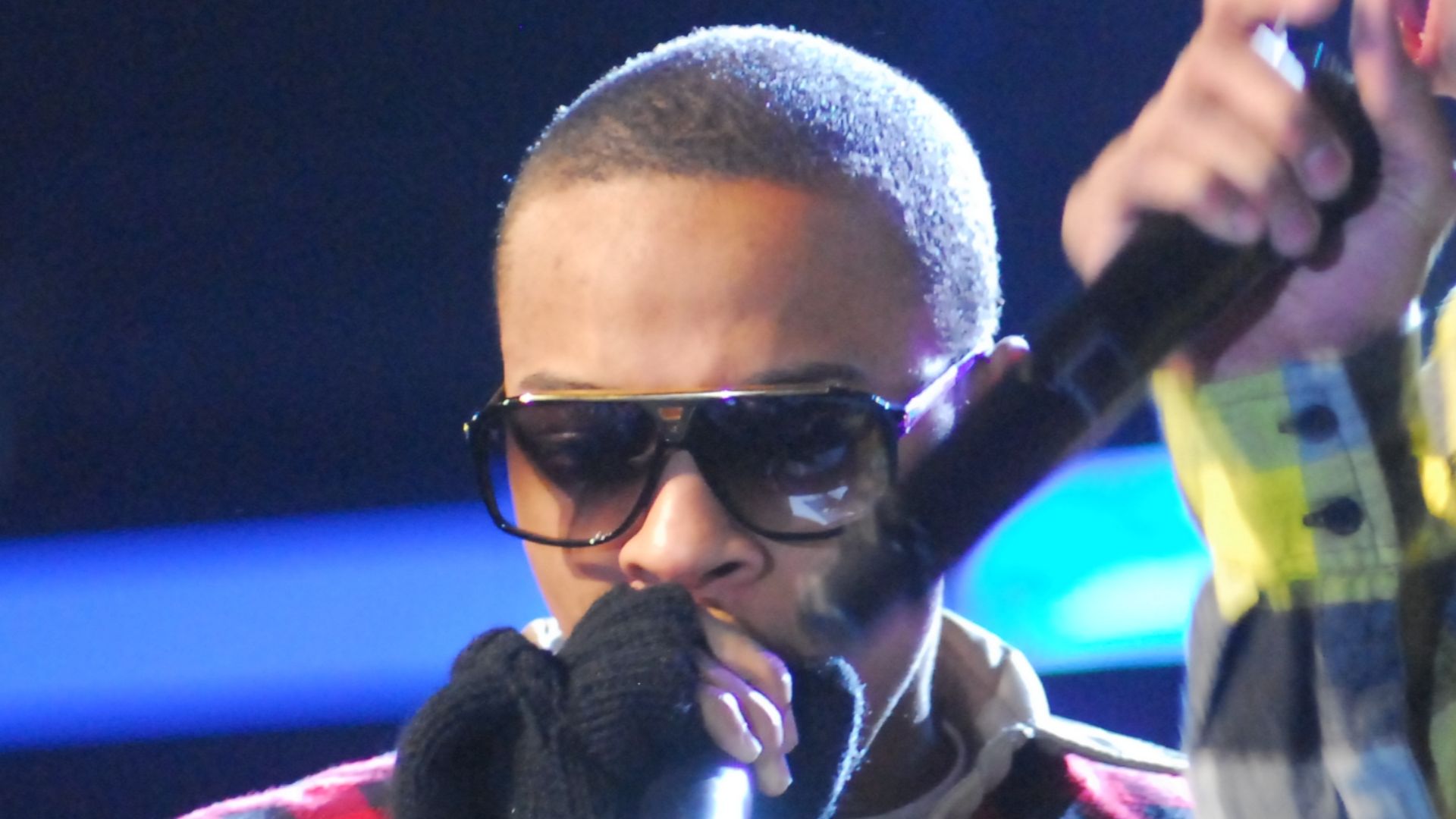 File:Bow Wow 2009.jpg