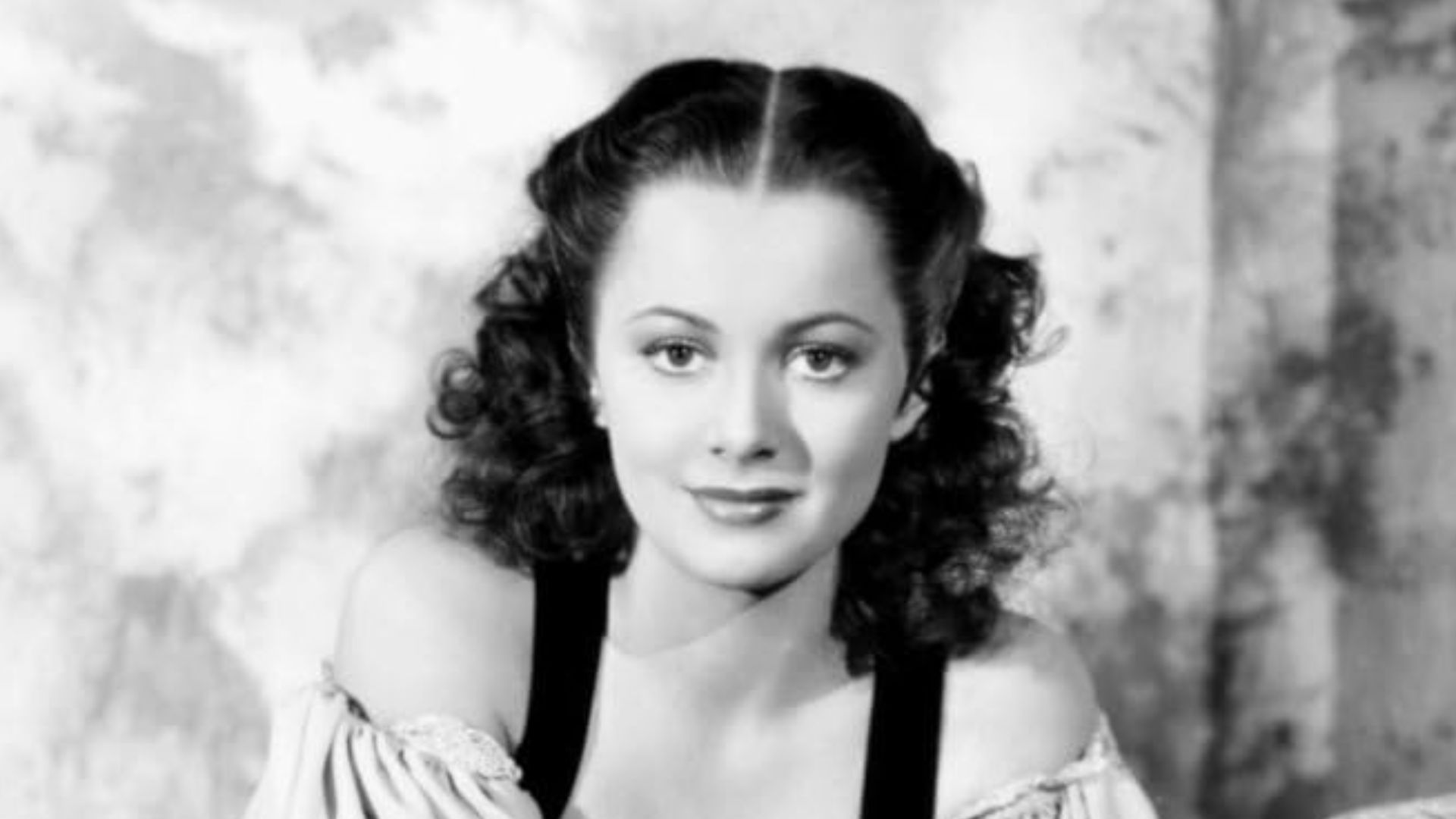 File:Olivia de Havilland 1936.jpg