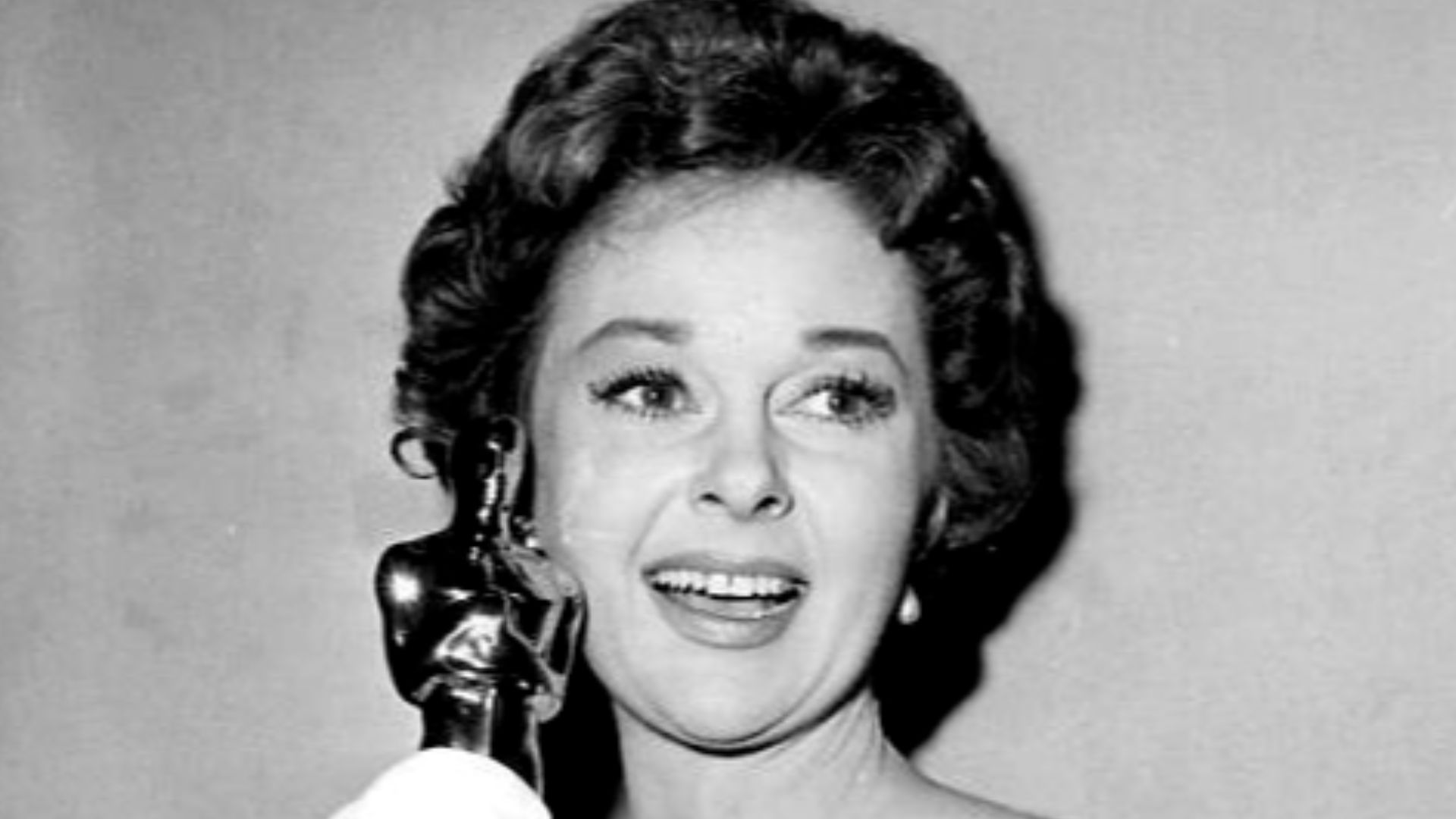 File:Susan Hayward - 1959 Oscar-1.jpg