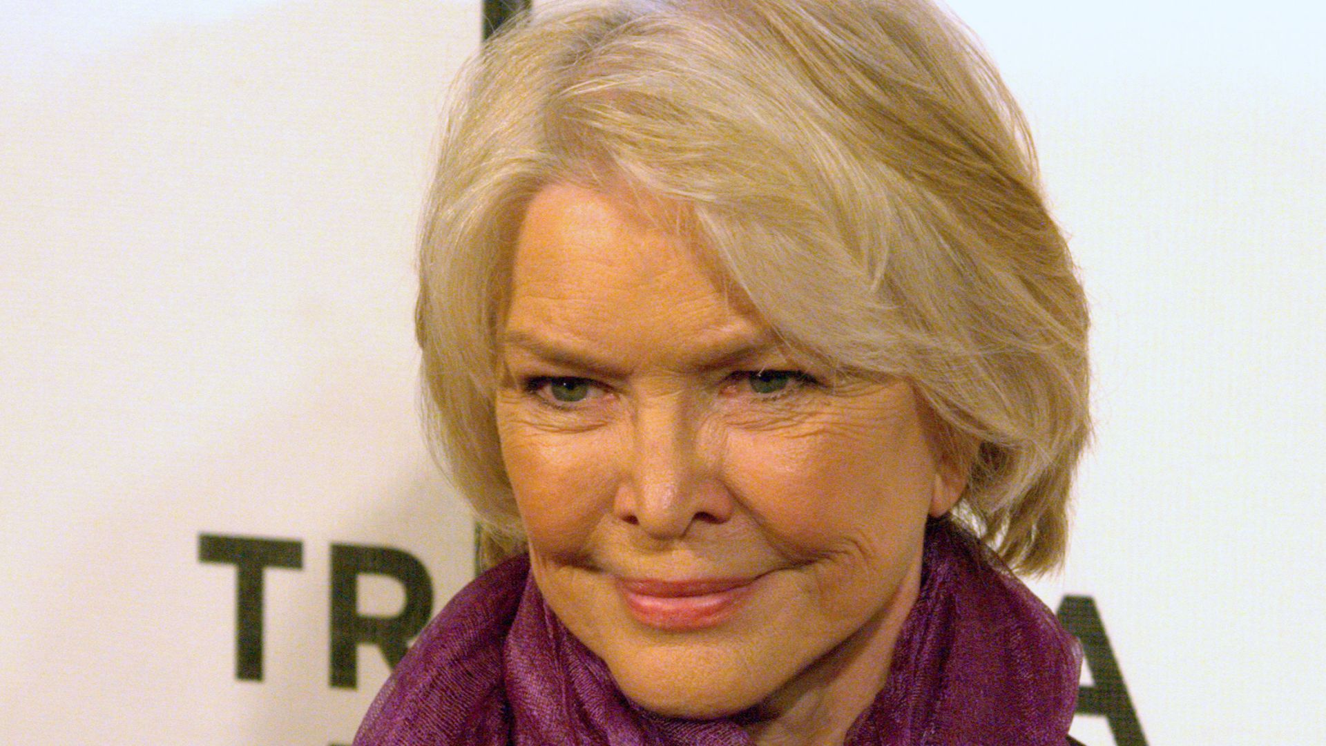File:Ellen Burstyn 2009 portrait.jpg