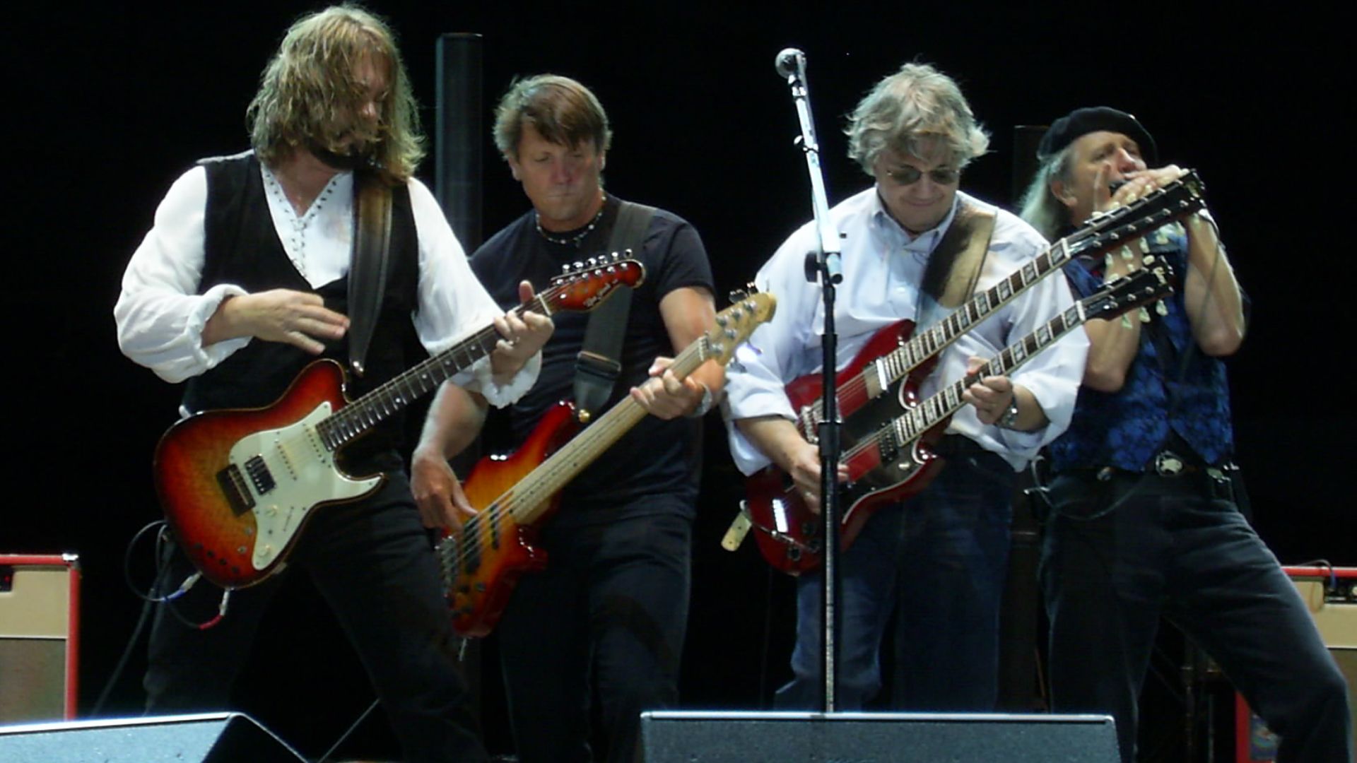 File:Steve Miller Band @ Bluesfest (3577183884).jpg