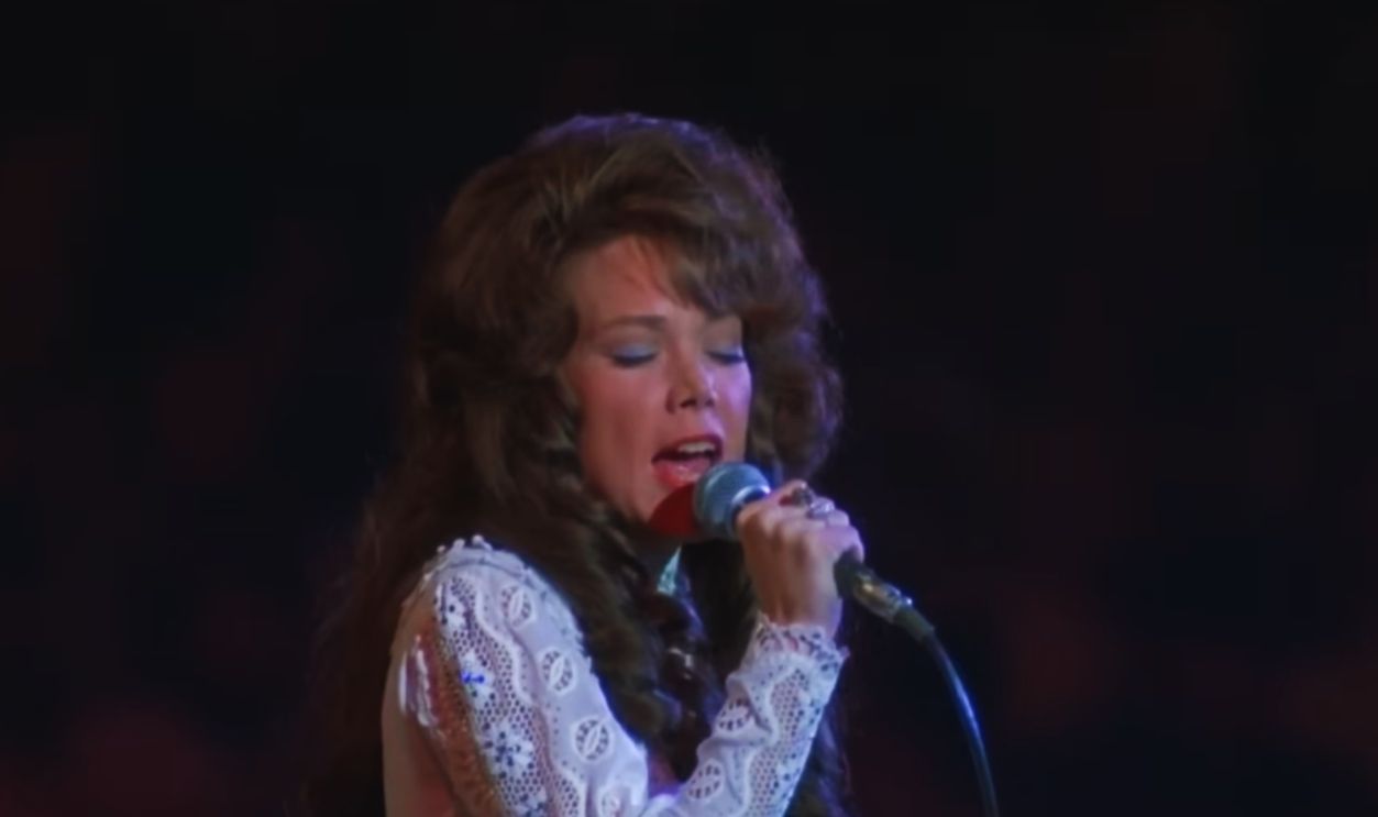 Screenshot from Coal Miner’s Daughter (1980)