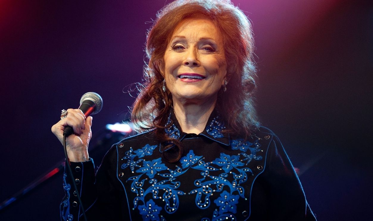 2011 Bonnaroo Music And Arts Festival - Day 3 MANCHESTER, TN - JUNE 11: Loretta Lynn performs during the 2011 Bonnaroo Music and Arts Festival on June 11, 2011 in Manchester, Tennessee.