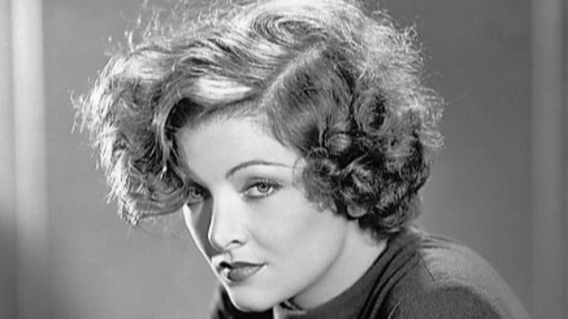 File:Myrna Loy RHL35.jpg