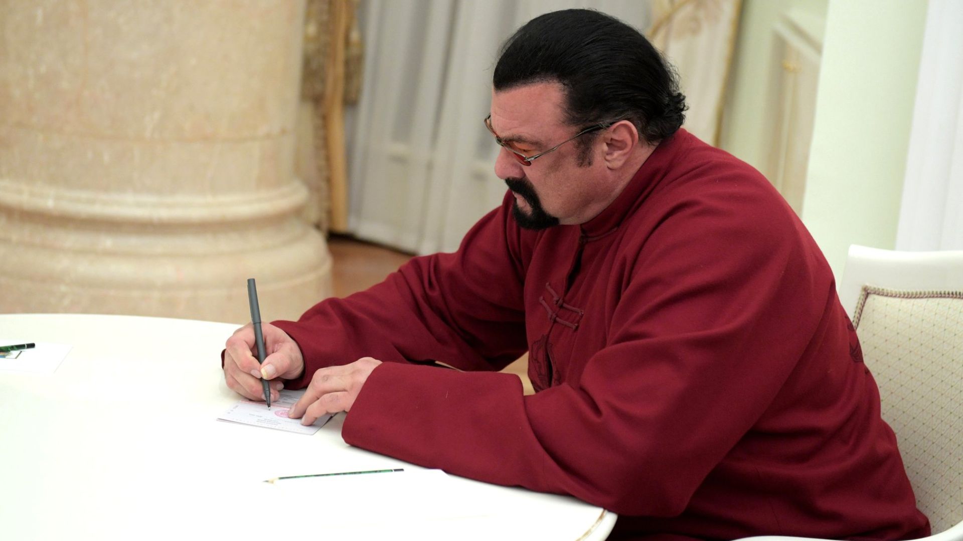 File:Steven Seagal Russia 2016.jpg