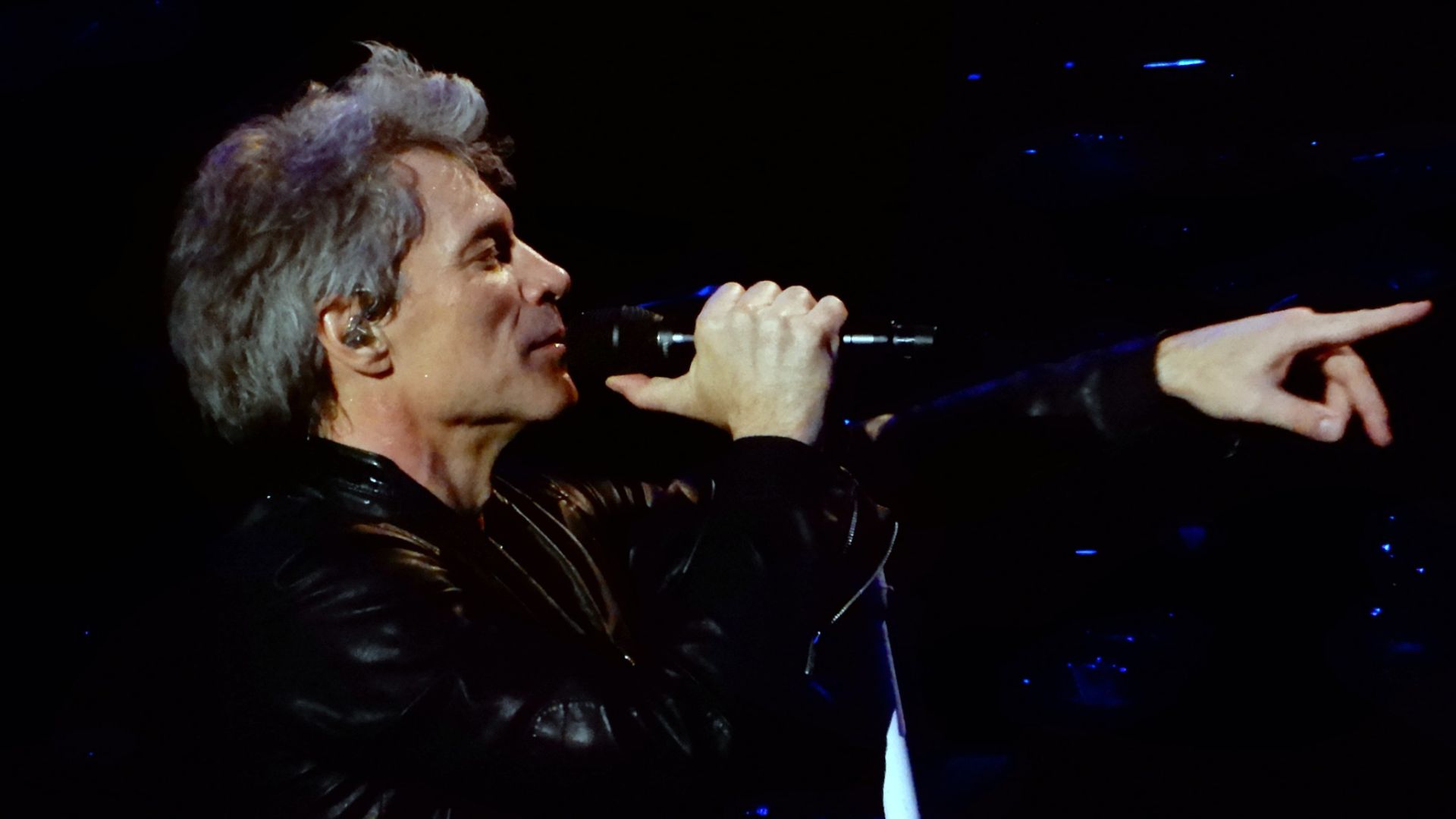 File:Bon Jovi at Madison Square Garden in 2017.jpg