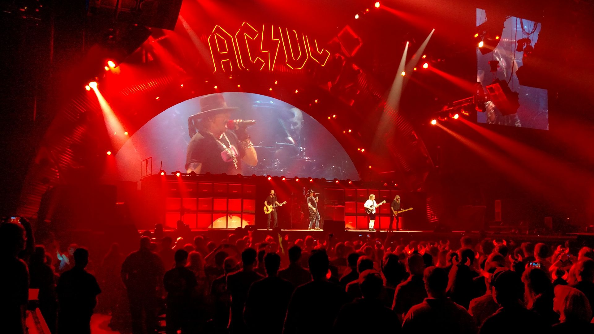 File:ACDC with AxlRose WashingtonDC 17-SEP-2016.jpg