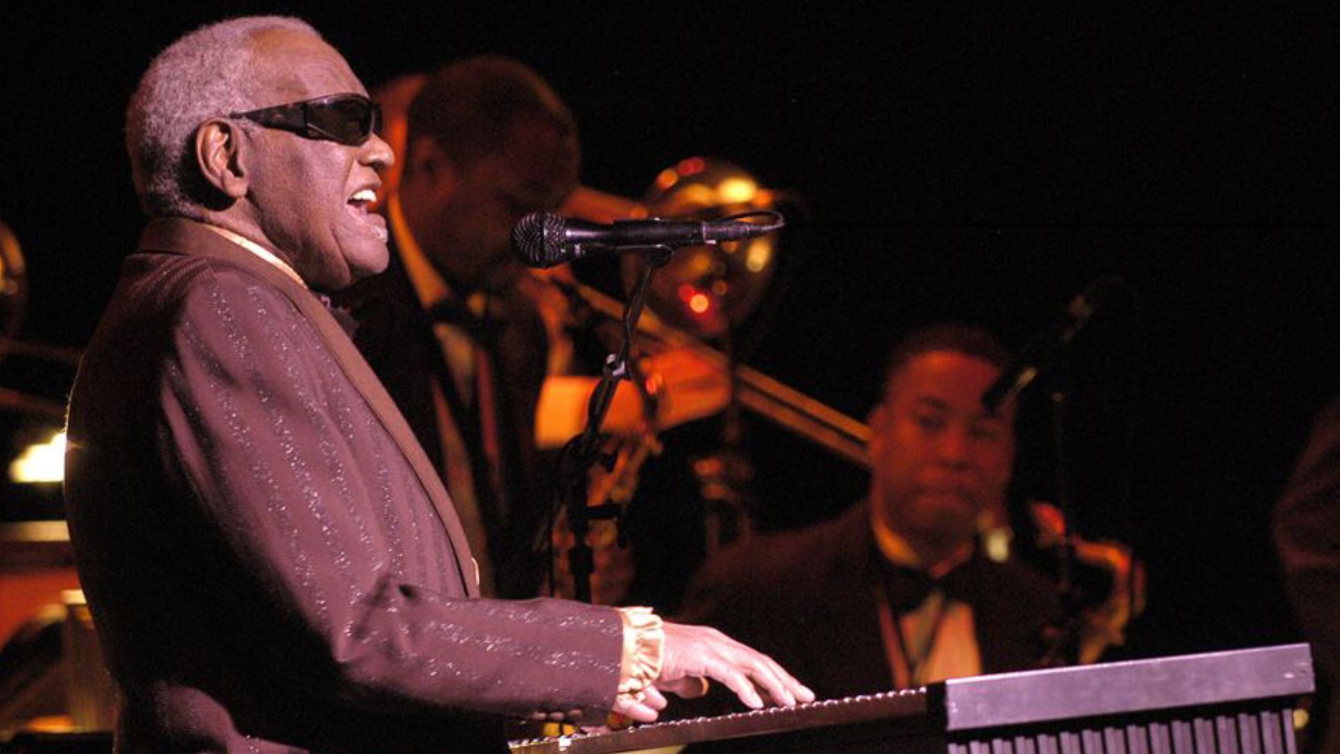 File:Ray Charles FIJM 2003.jpg