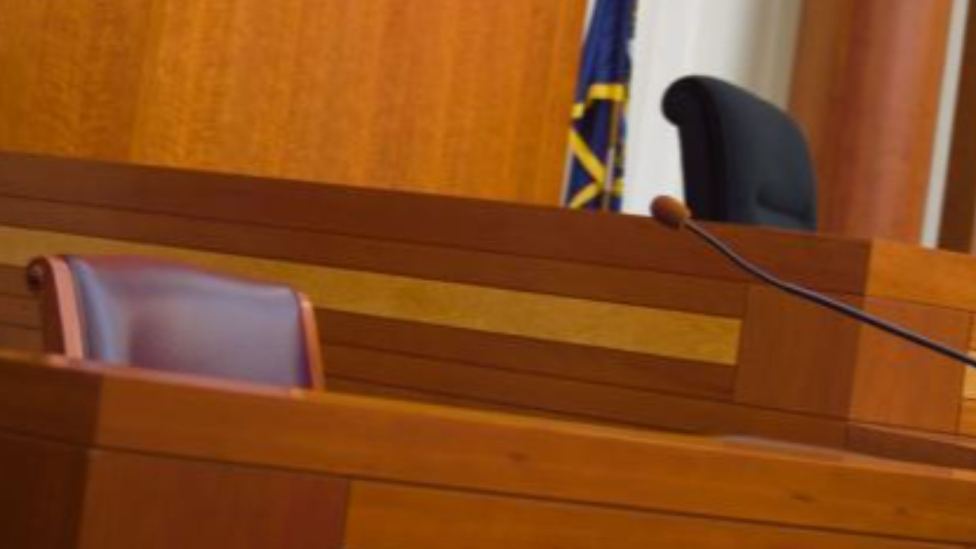 File:Witness stand in a courtroom.jpg