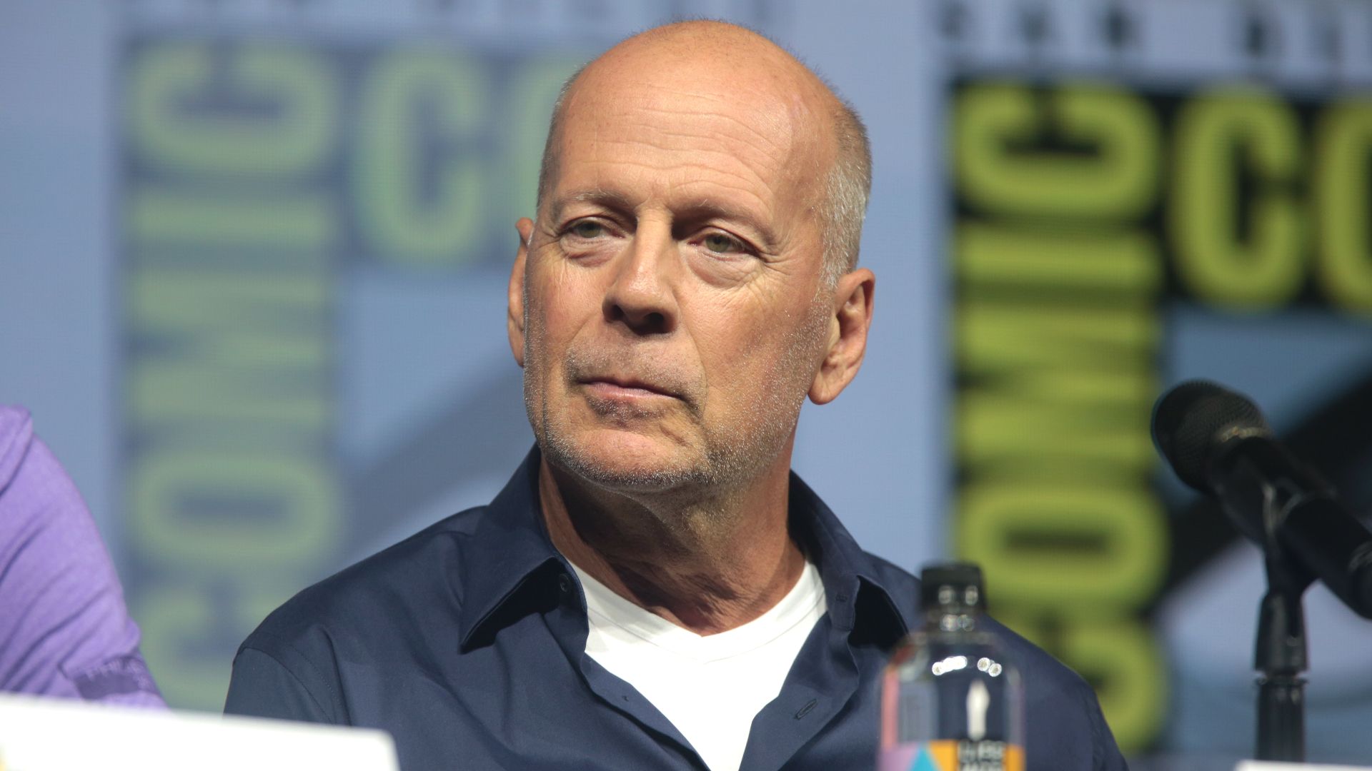 File:Bruce Willis (42754340515).jpg