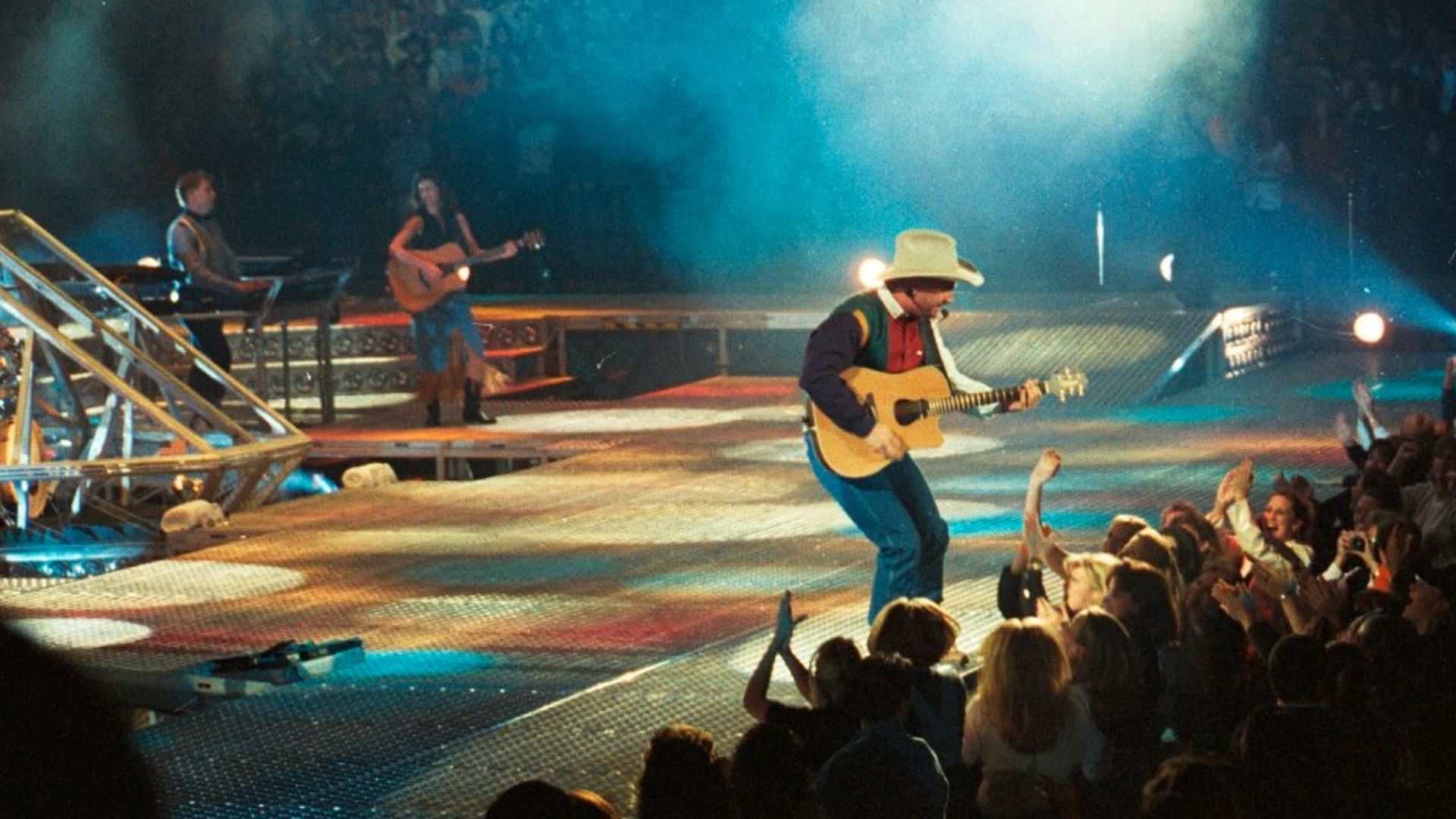 File:Garth Brooks 2003 (6316989828).jpg