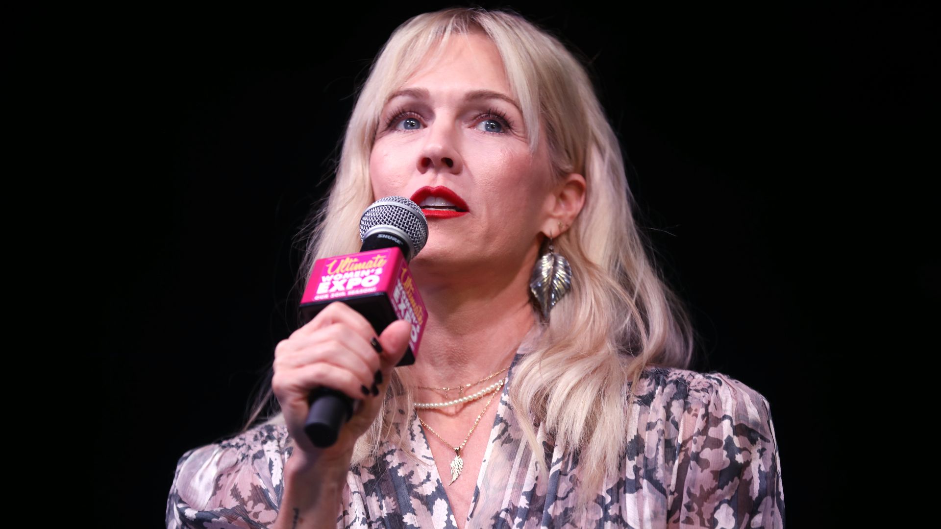 File:Jennie Garth (53245407885).jpg