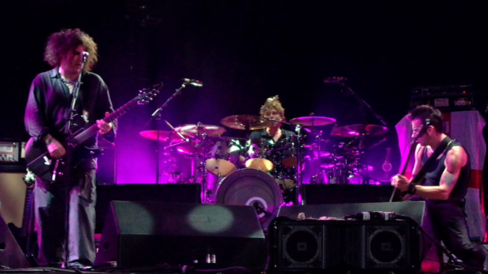 File:The Cure live 2004.jpg