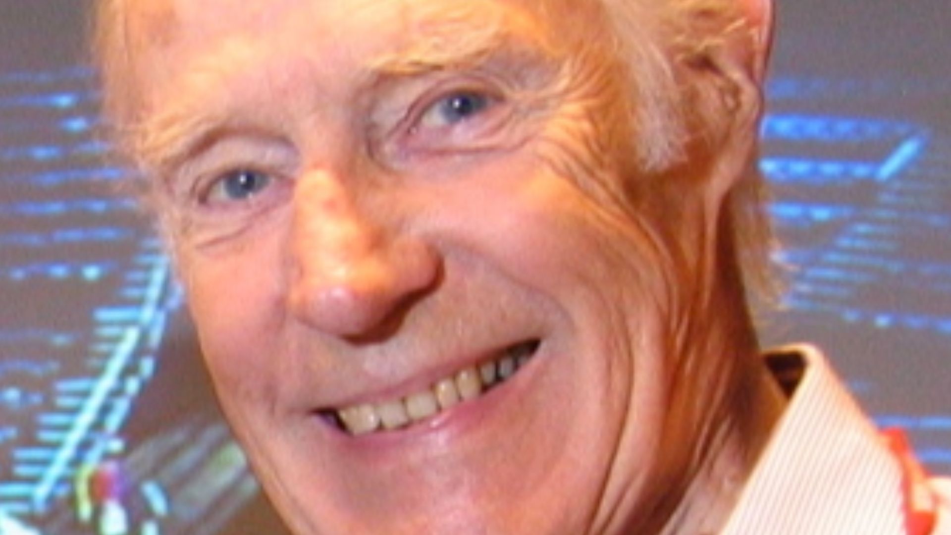 File:George Martin - backstage at LOVE.jpg