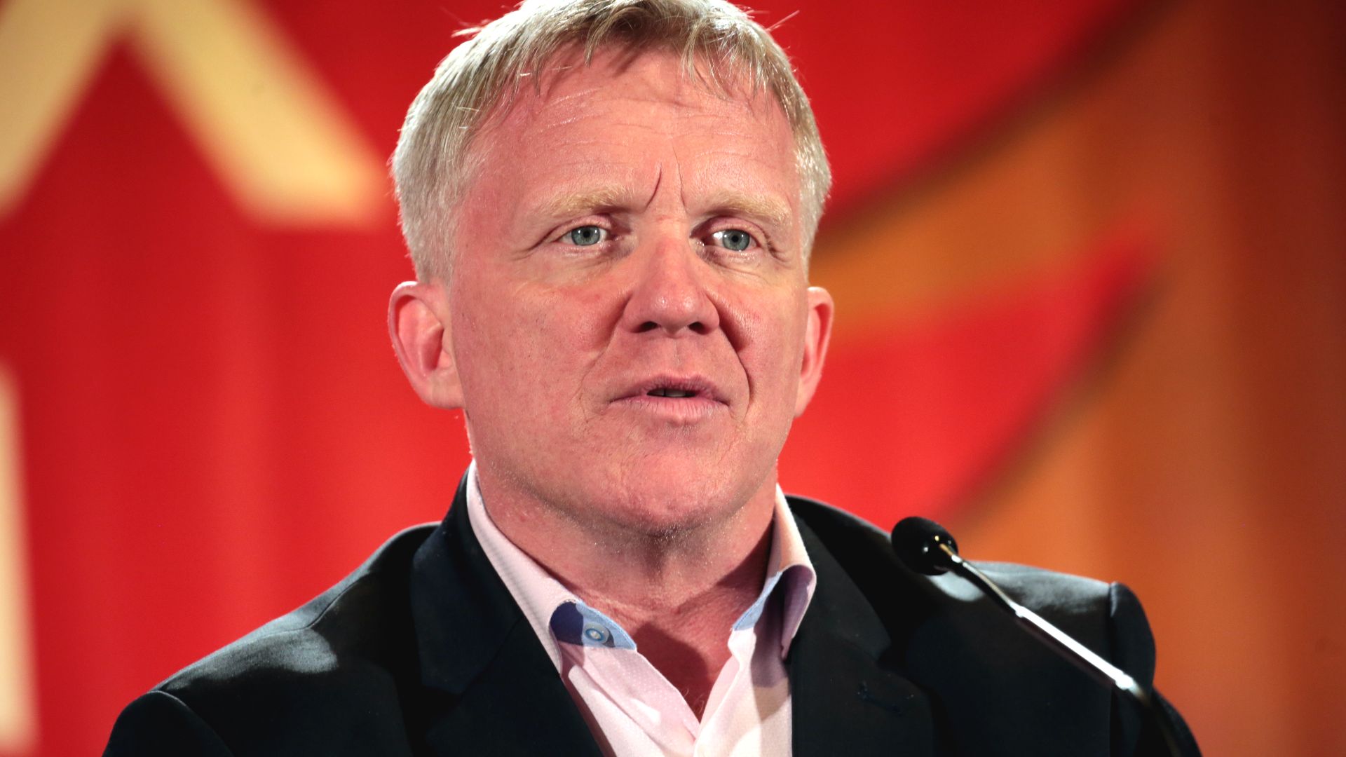 File:Anthony Michael Hall (34977385715).jpg