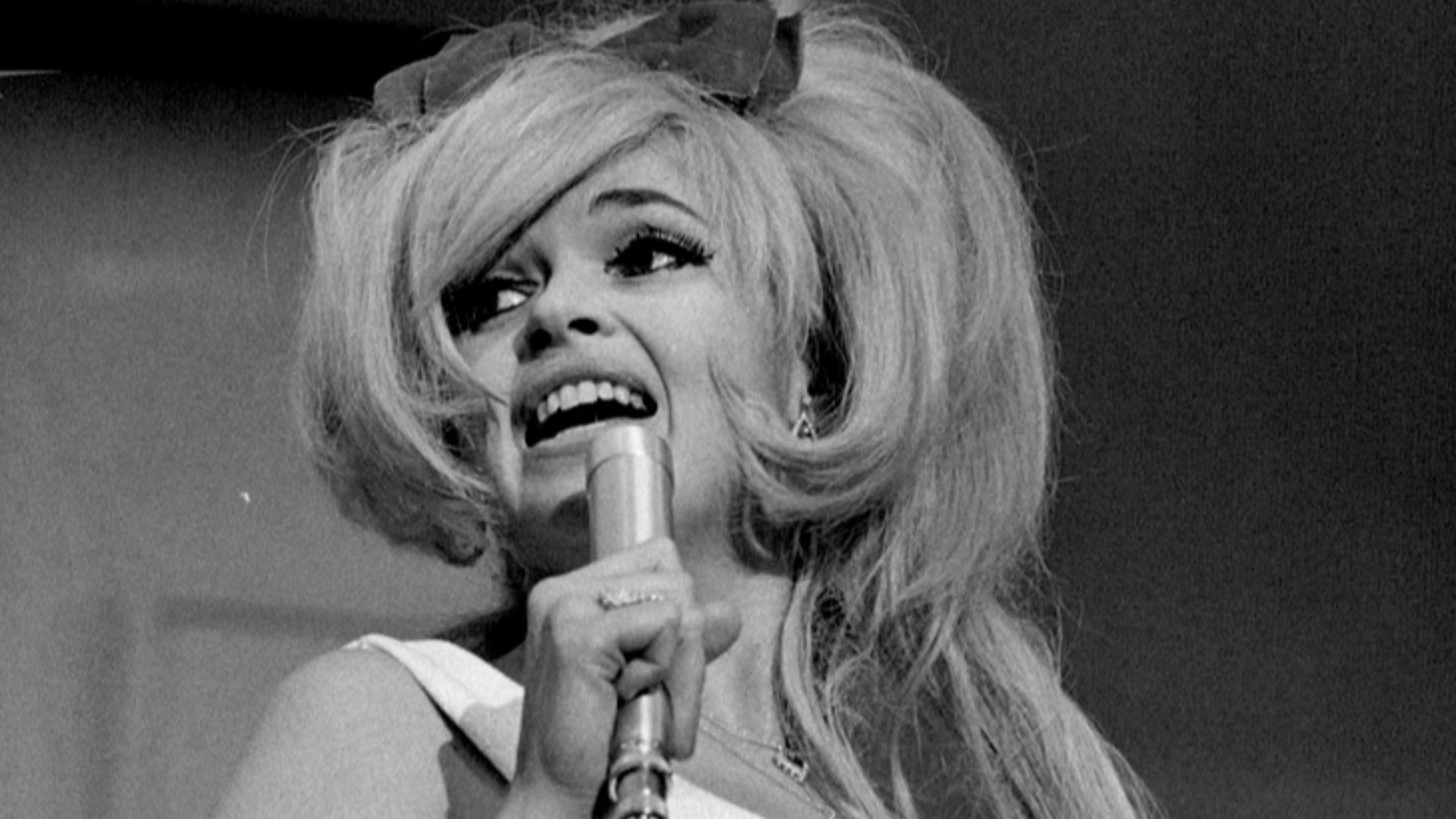 File:Jayne-Mansfield-performs-at-Grona-Lund-352045263891.jpg